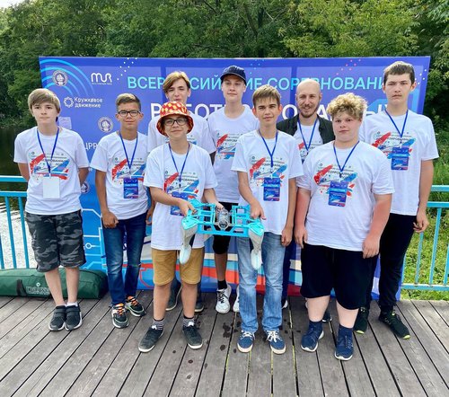 1 место на Всероссийских соревнованиях роботизированных лодок